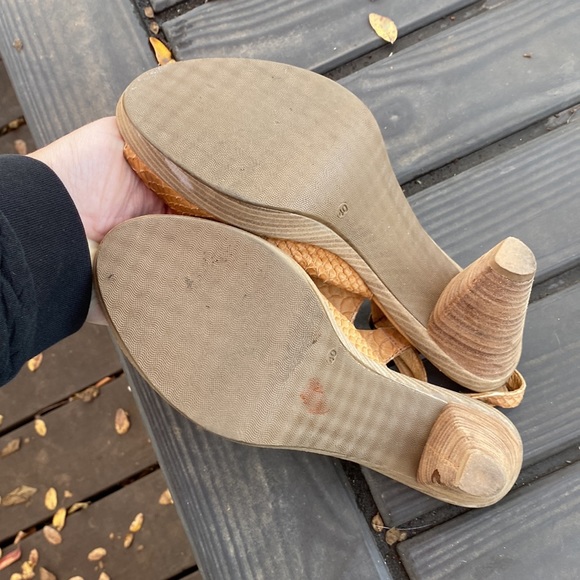 Weekend leather fish-scale heels - Picture 13 of 14